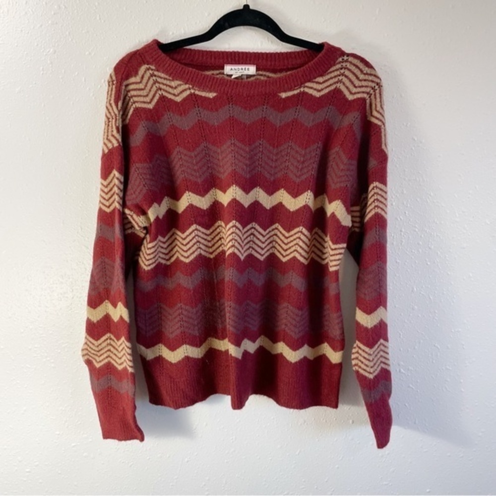 Andree by unit small sweater‎ chevron